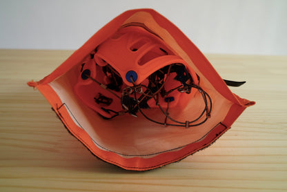 楽に持ち運べるMicro Crampon Case