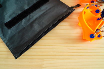 楽に持ち運べるMicro Crampon Case